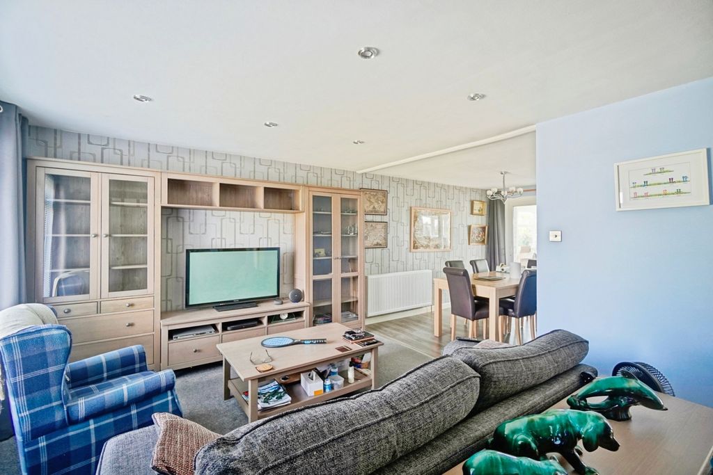 Property photo 2 of 15 Pbox-Img.Jpg