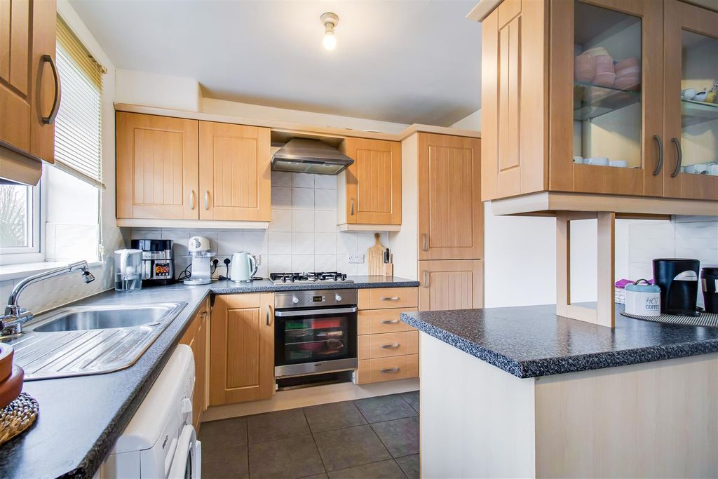 Property photo 2 of 12