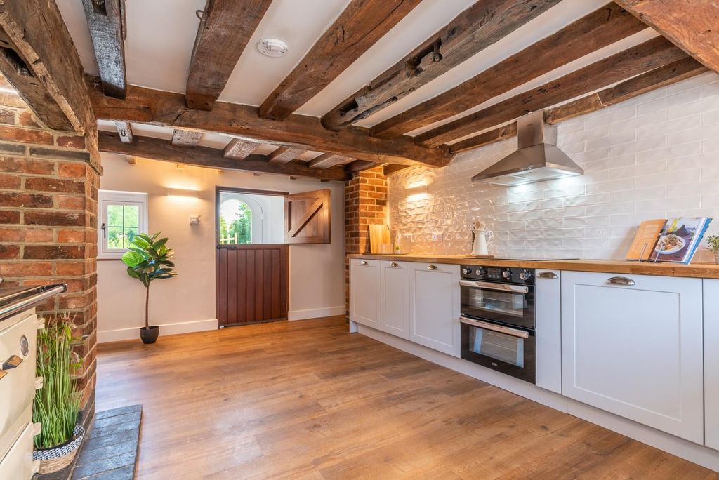 Property photo 3 of 36 Brooksidehouse20.Jpg