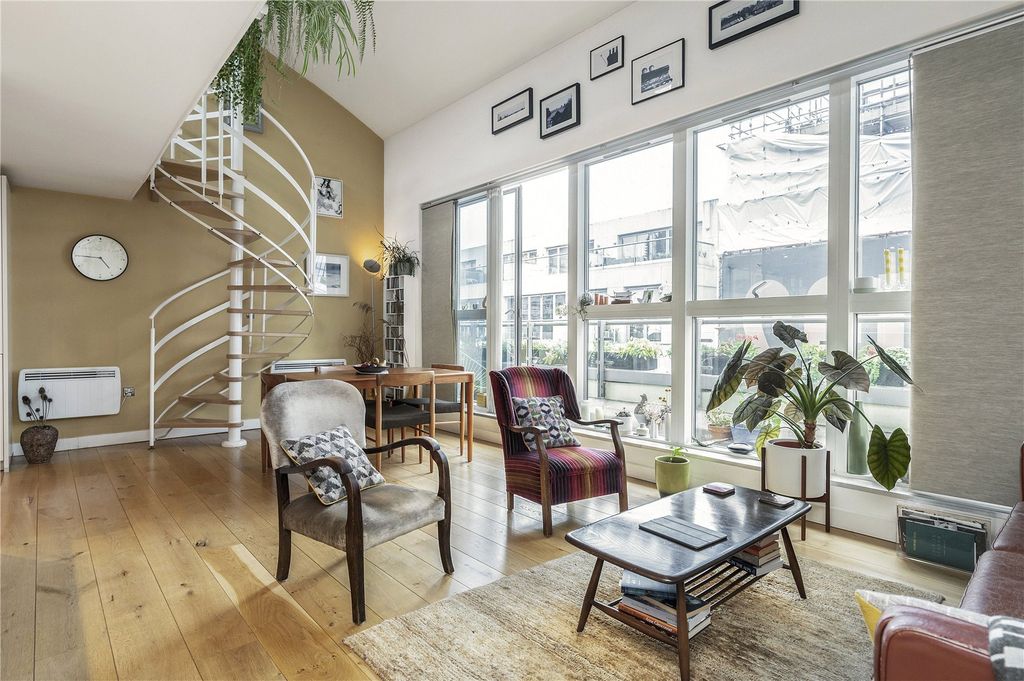 Property photo 1 of 17 Reception Room