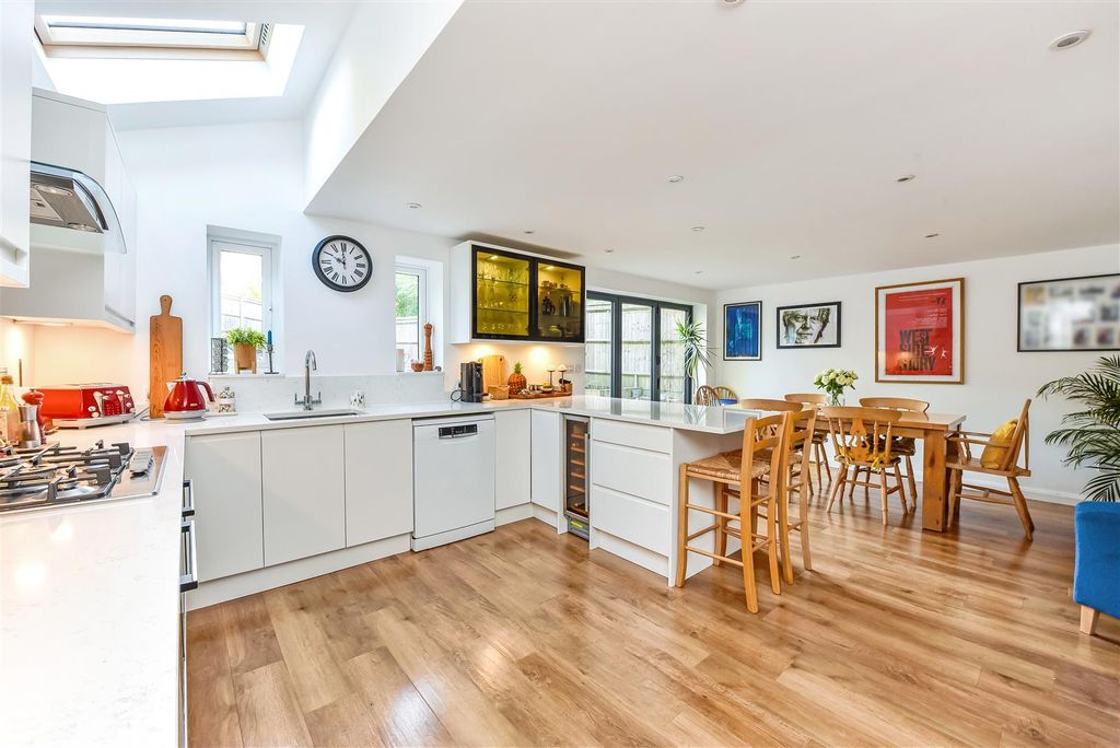 Property photo 3 of 26 Sketch_Ph18_5520896Dp.Jpg