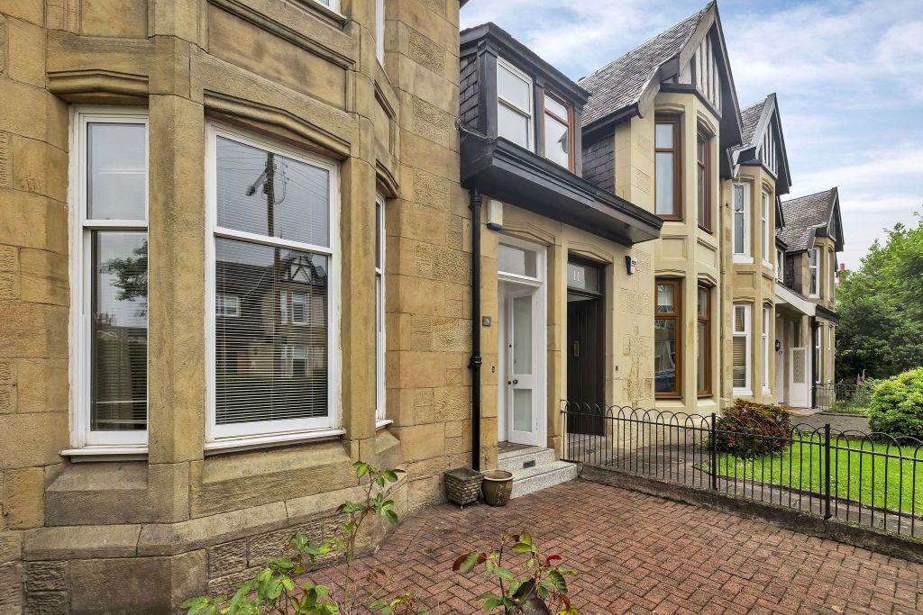 Property photo 2 of 40