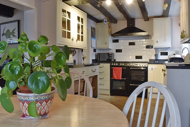 Property photo 2 of 21 Kitchen/Diner