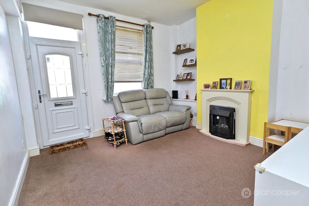 Property photo 3 of 13 5217974