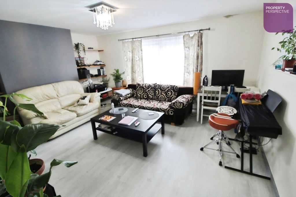 Property photo 2 of 8 Lounge