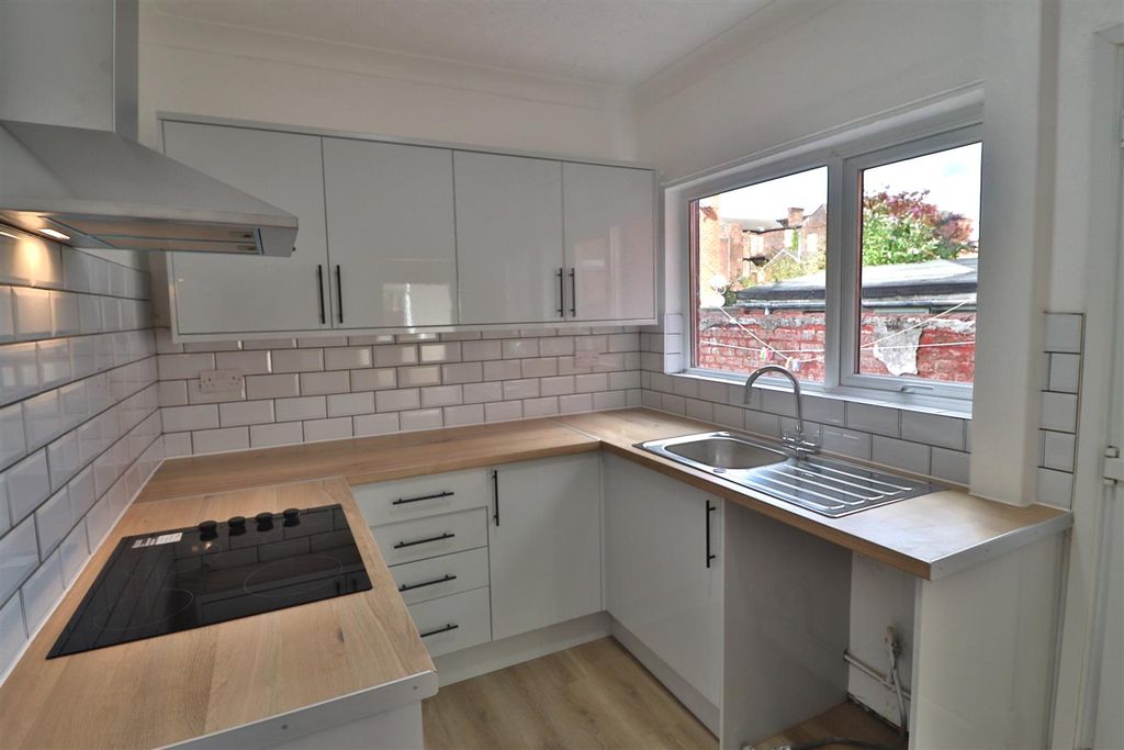 Property photo 2 of 16 Kitchen
