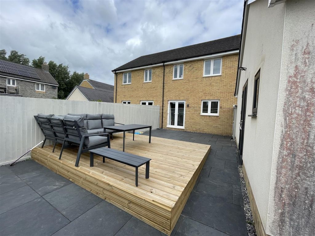Property photo 3 of 29 Externally