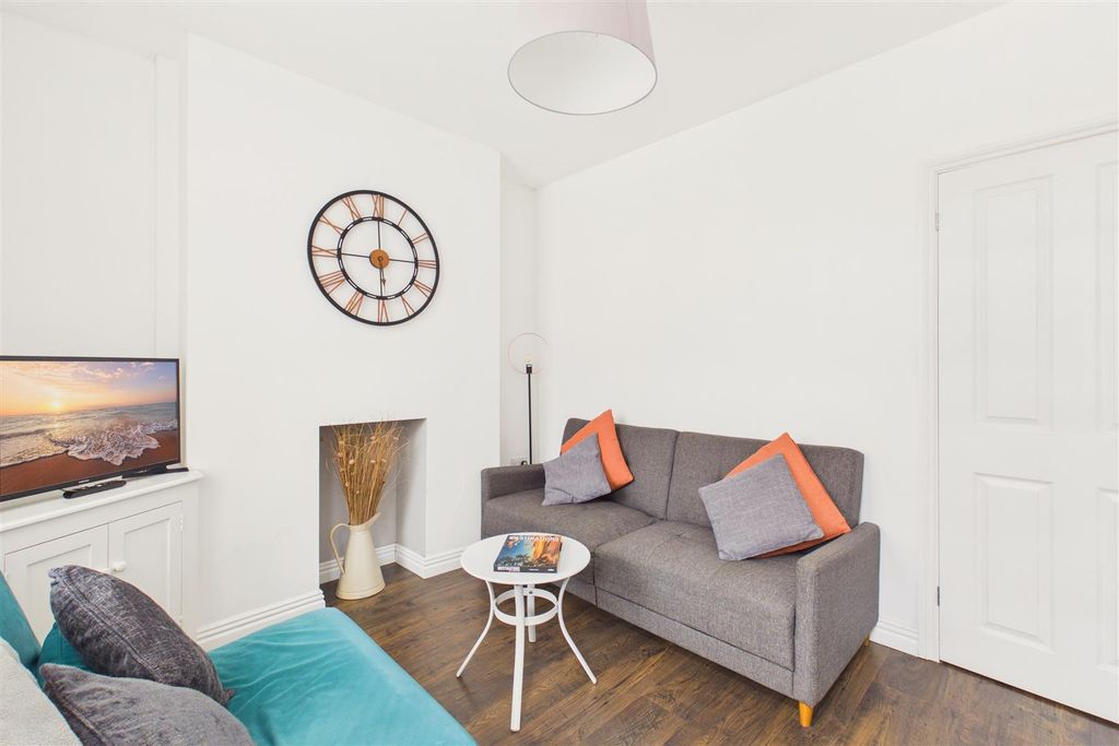 Property photo 1 of 11 Cam04454G0-Pr0019-Still001.Jpg