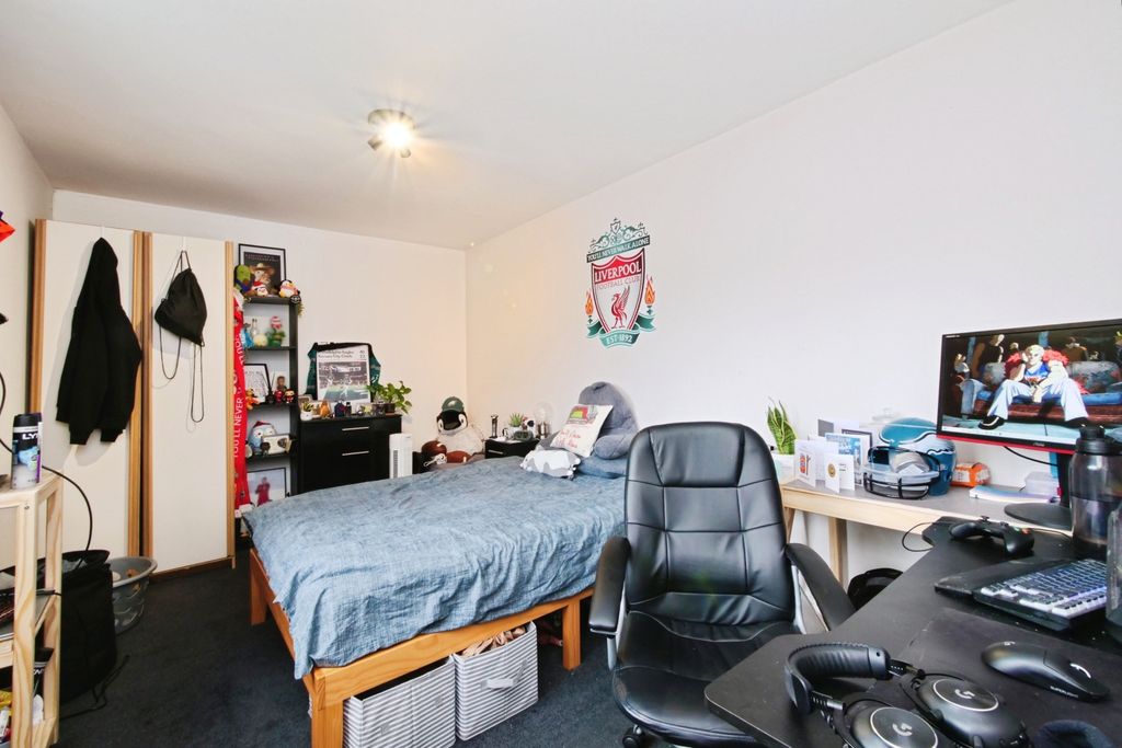 Property photo 2 of 21 Image