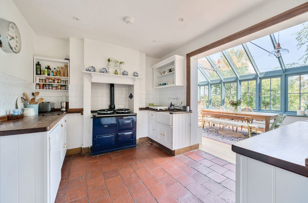 Property photo 3 of 27 1305248-13-68540d...