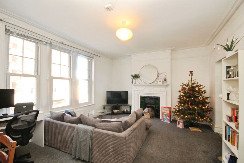 Property photo 3 of 13 Reception