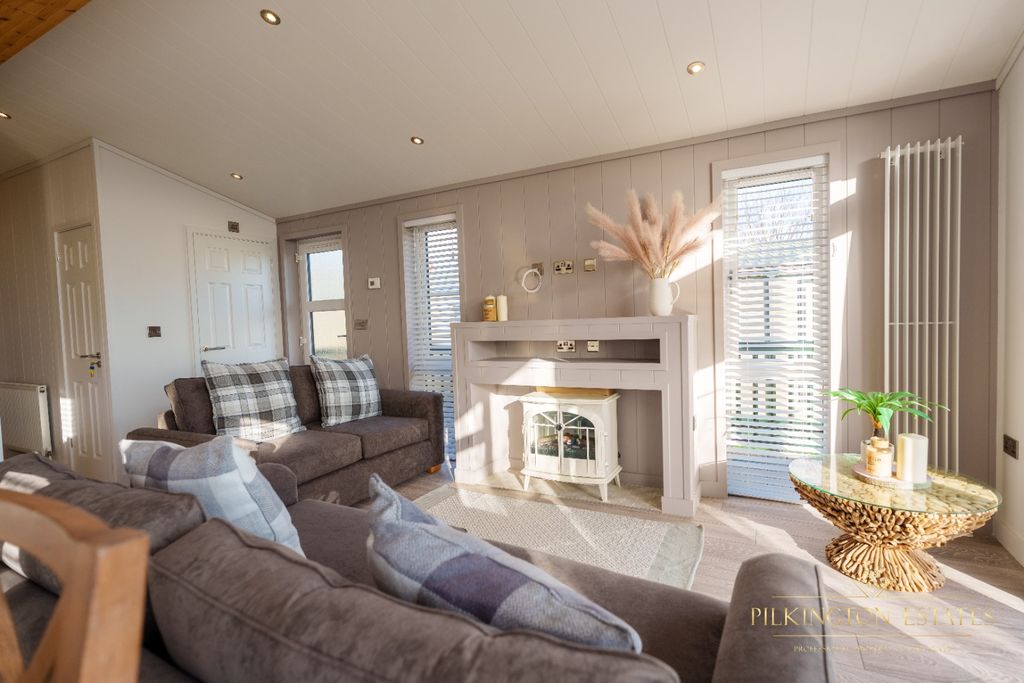 Property photo 3 of 13 4725495