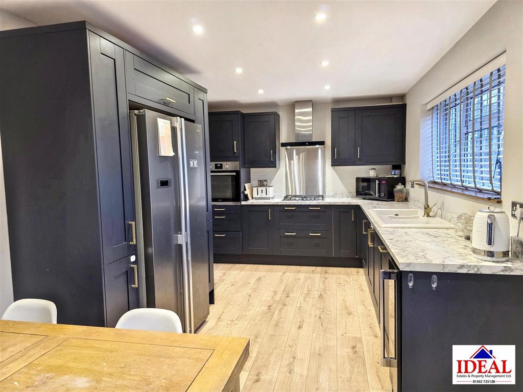 Property photo 2 of 20 1000037748.Jpg