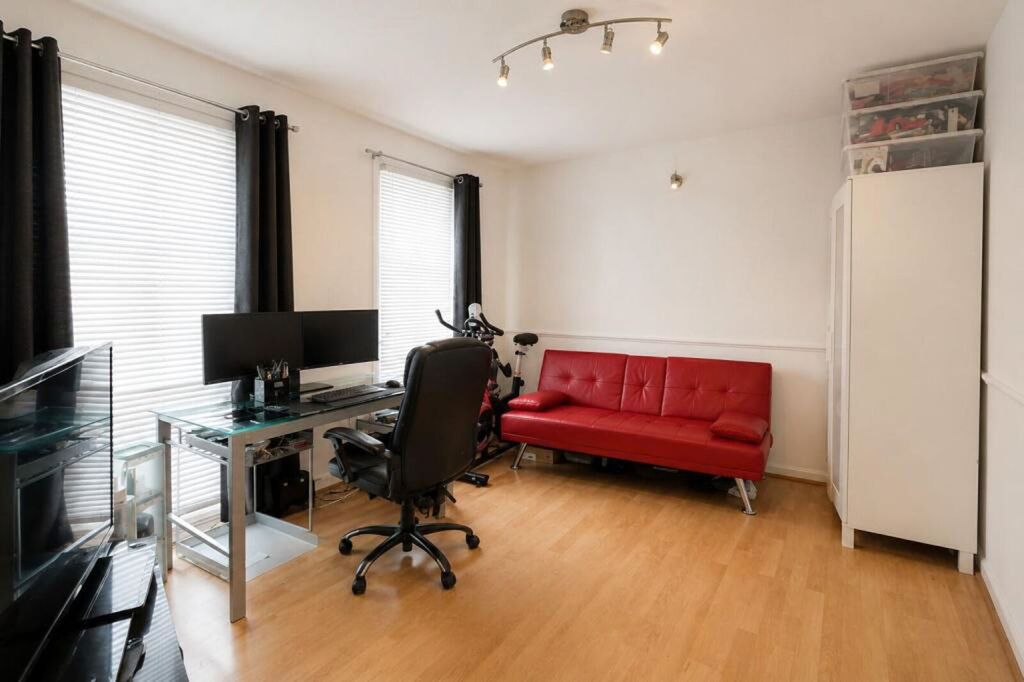 Property photo 1 of 3