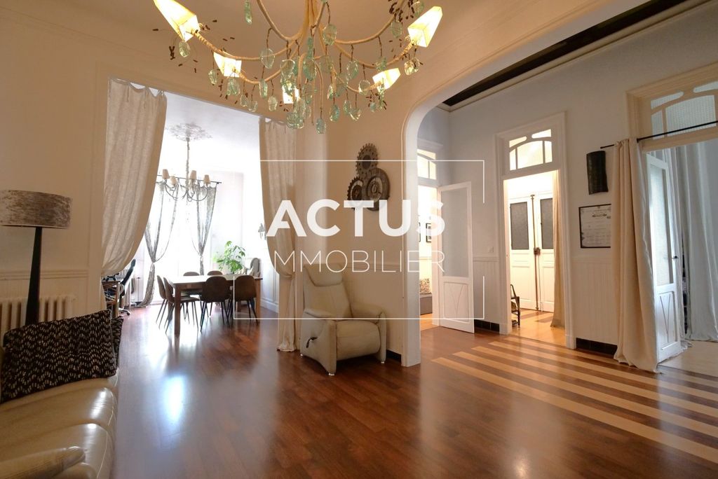 Property photo 1 of 11 Prestigious Apartment With Terrace And Parking In The City Center.