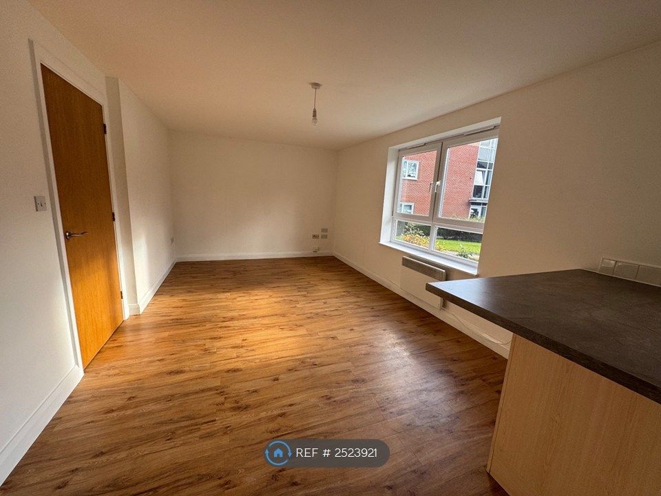 Property photo 3 of 17 Lounge / Dinner