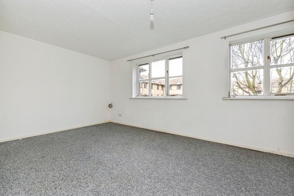 Property photo 3 of 11 Pbox-Img.Jpg