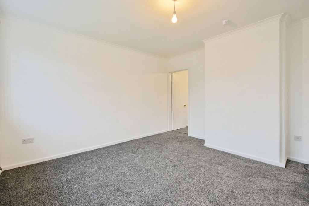 Property photo 3 of 18 Pbox-Img.Jpg