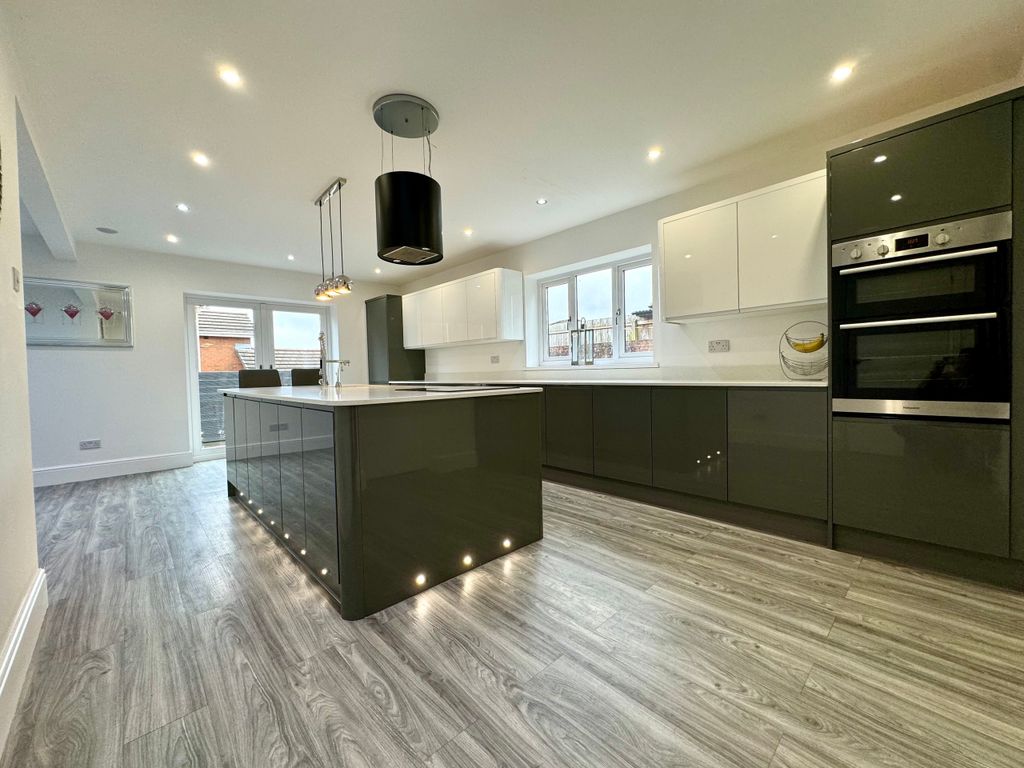 Property photo 3 of 42 Img_1744.Jpeg