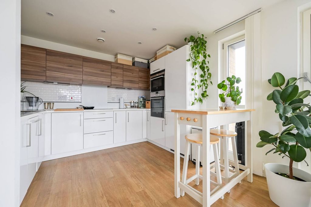 Property photo 3 of 26