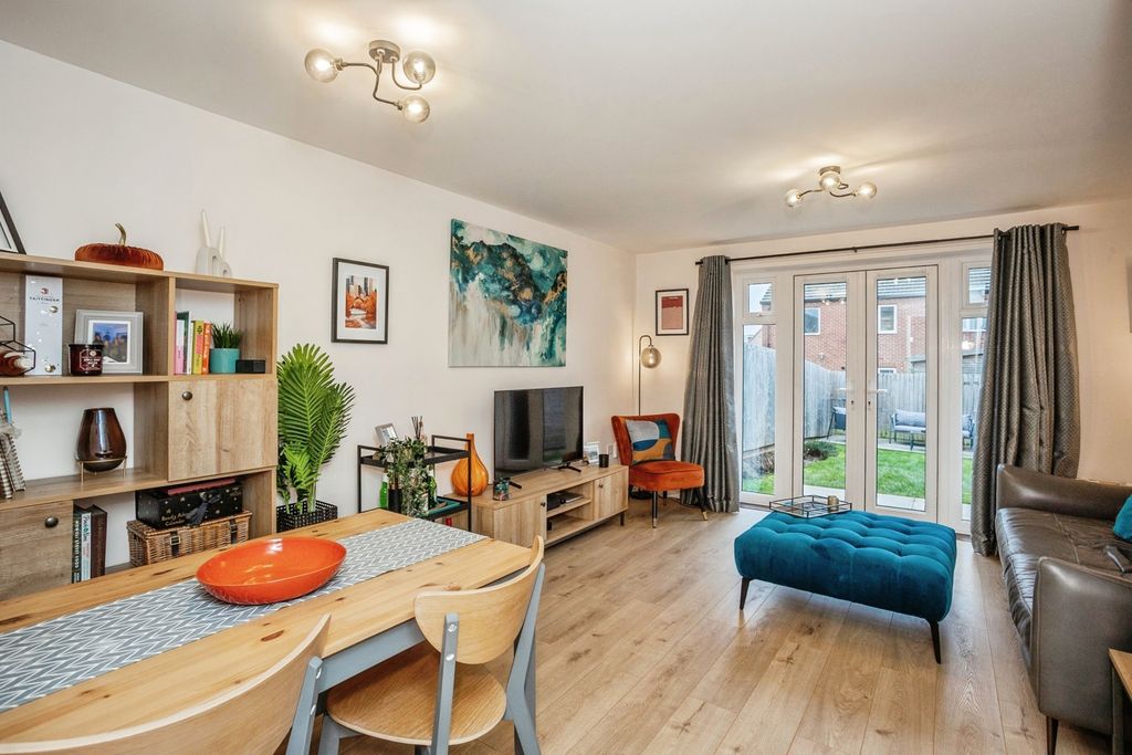 Property photo 3 of 19 Pbox-Img.Jpg