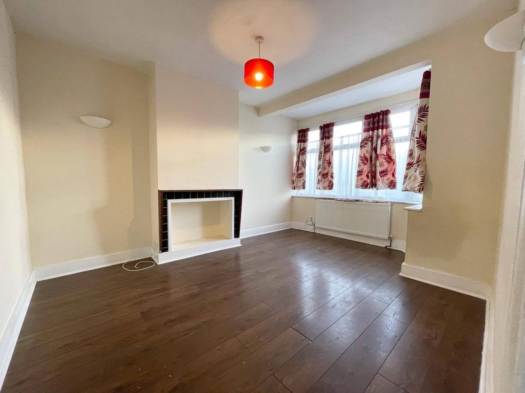 Property photo 3 of 10 Gallery