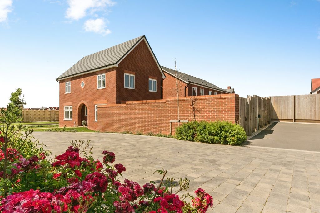 Property photo 1 of 18 Pbox-Img.Jpg