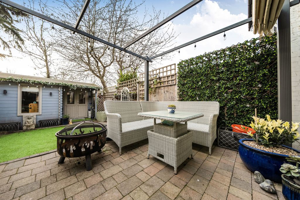 Property photo 2 of 27 1432898-8-69c179B...