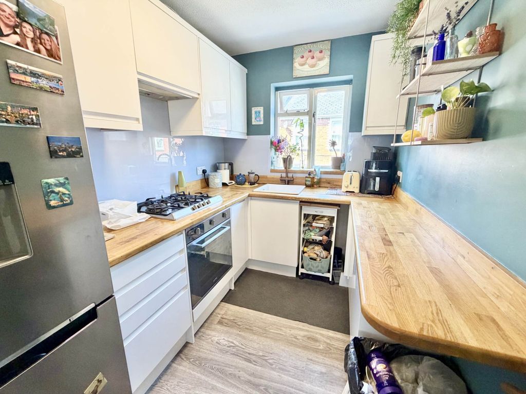 Property photo 3 of 16