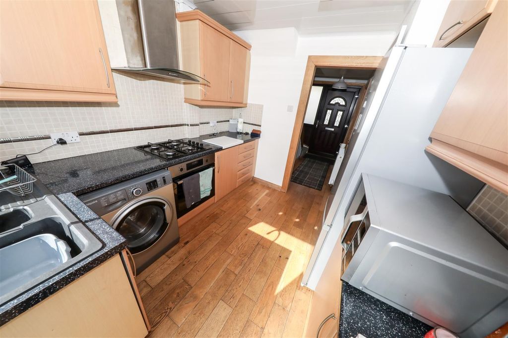 Property photo 2 of 12 E