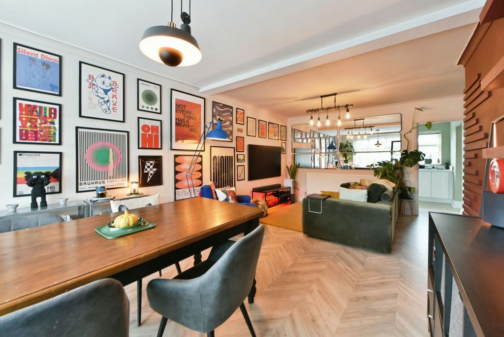 Property photo 2 of 15 Pbox-Img.Jpg