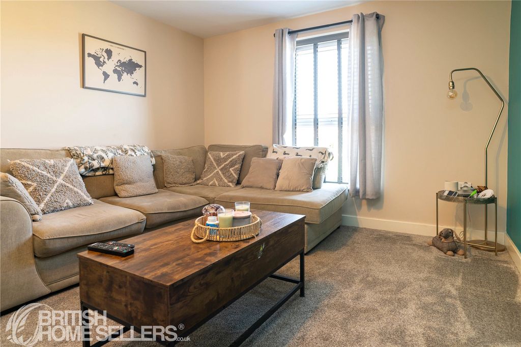 Property photo 3 of 19 Picture No. 05