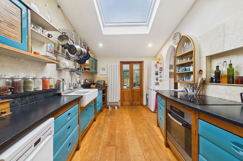 Property photo 2 of 14