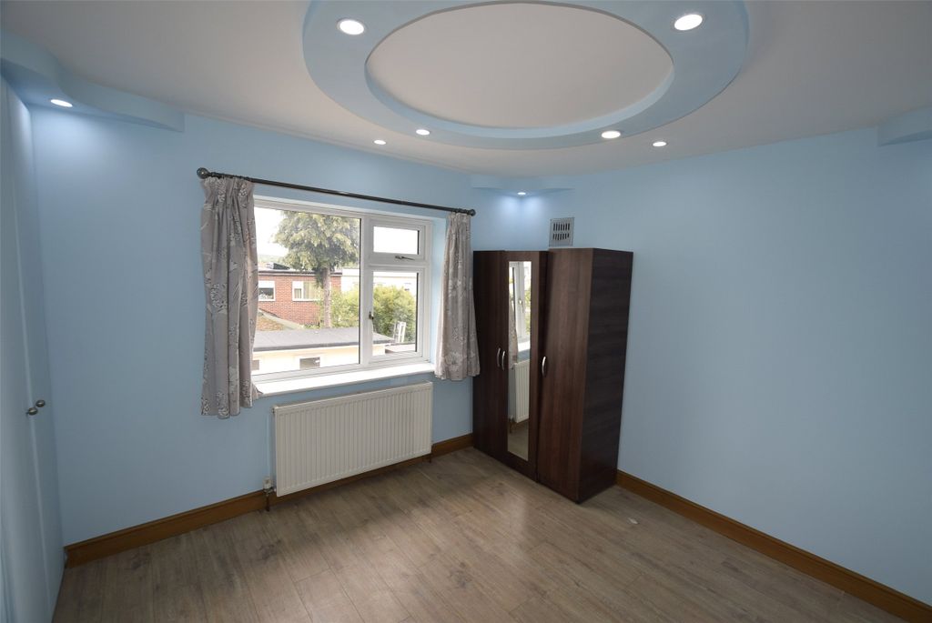 Property photo 2 of 15 Picture No. 30