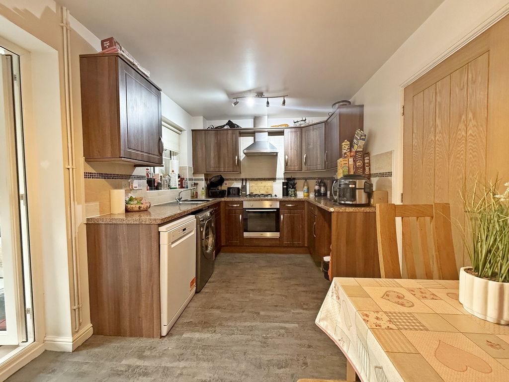 Property photo 2 of 25 Kitchen-Diner