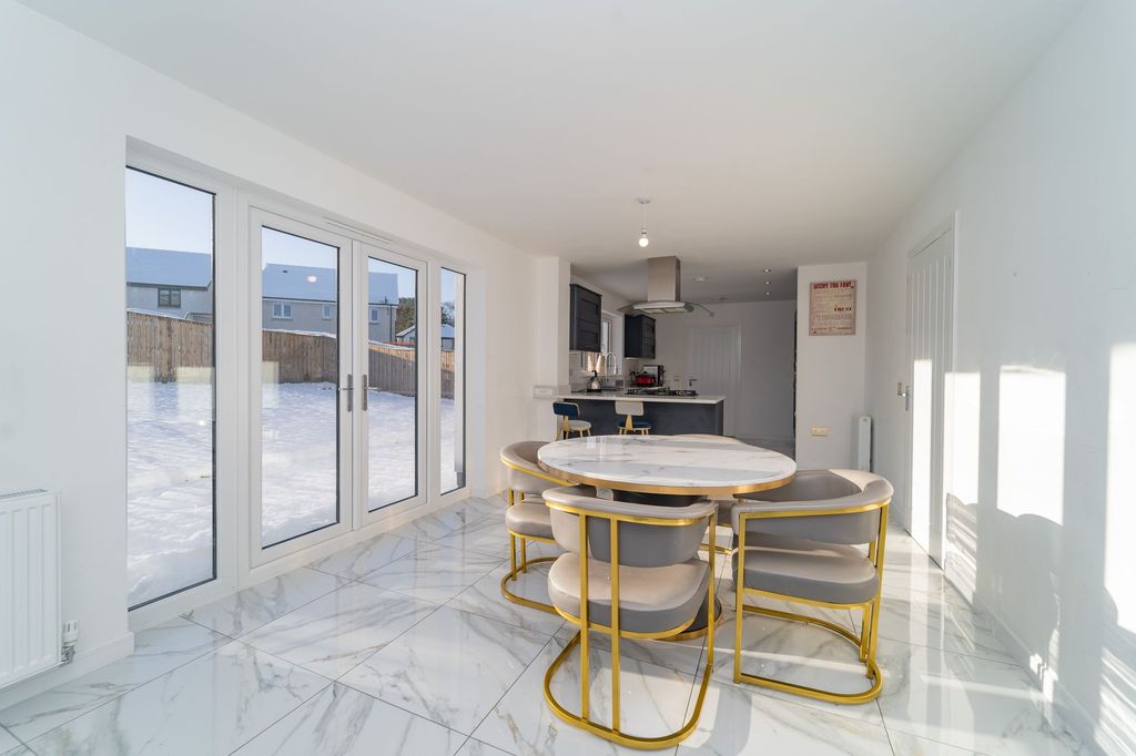 Additional image 4 of 5 bed detached house for saleEast Cairn View, Murieston, Livingston EH54