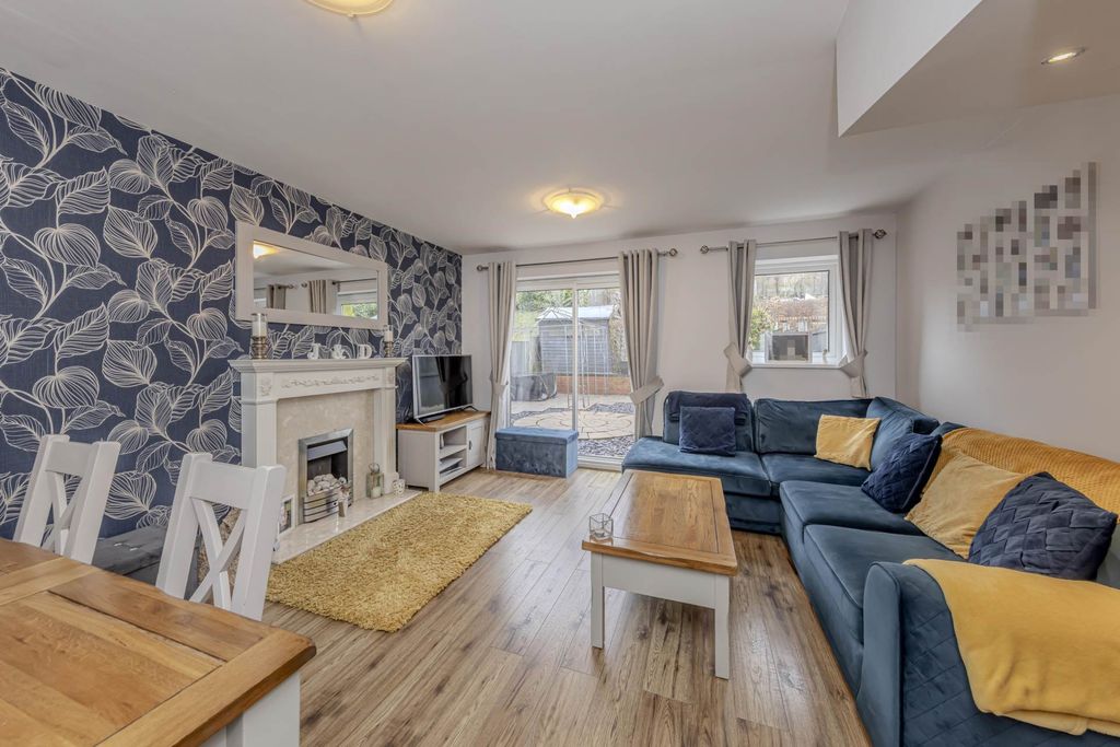 Property photo 2 of 22