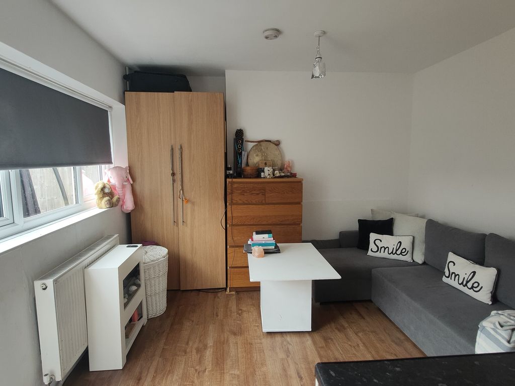 Property photo 3 of 9 Image