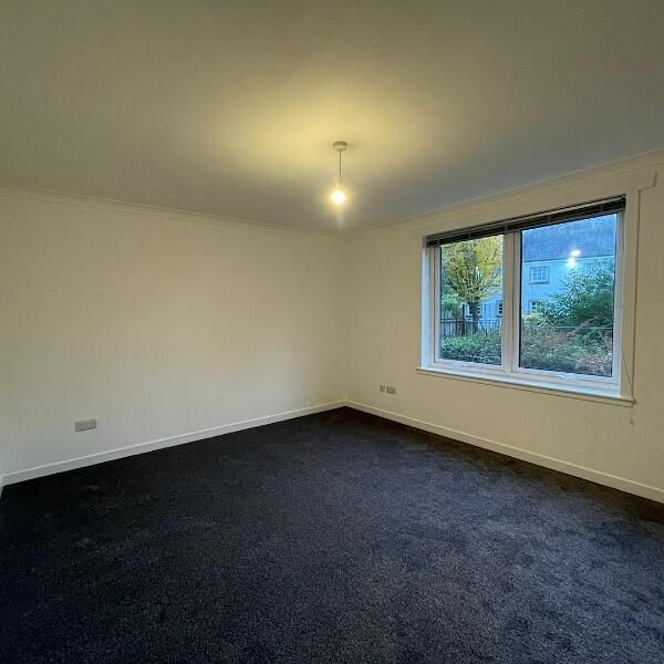 Property photo 2 of 11 Living Room