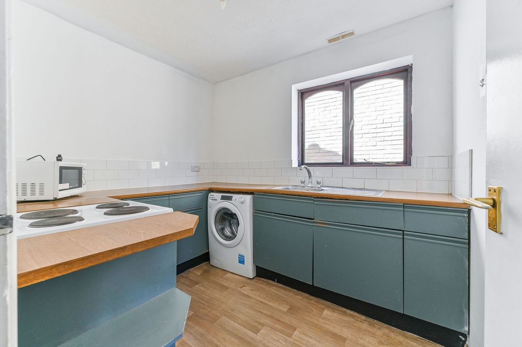 Property photo 2 of 3