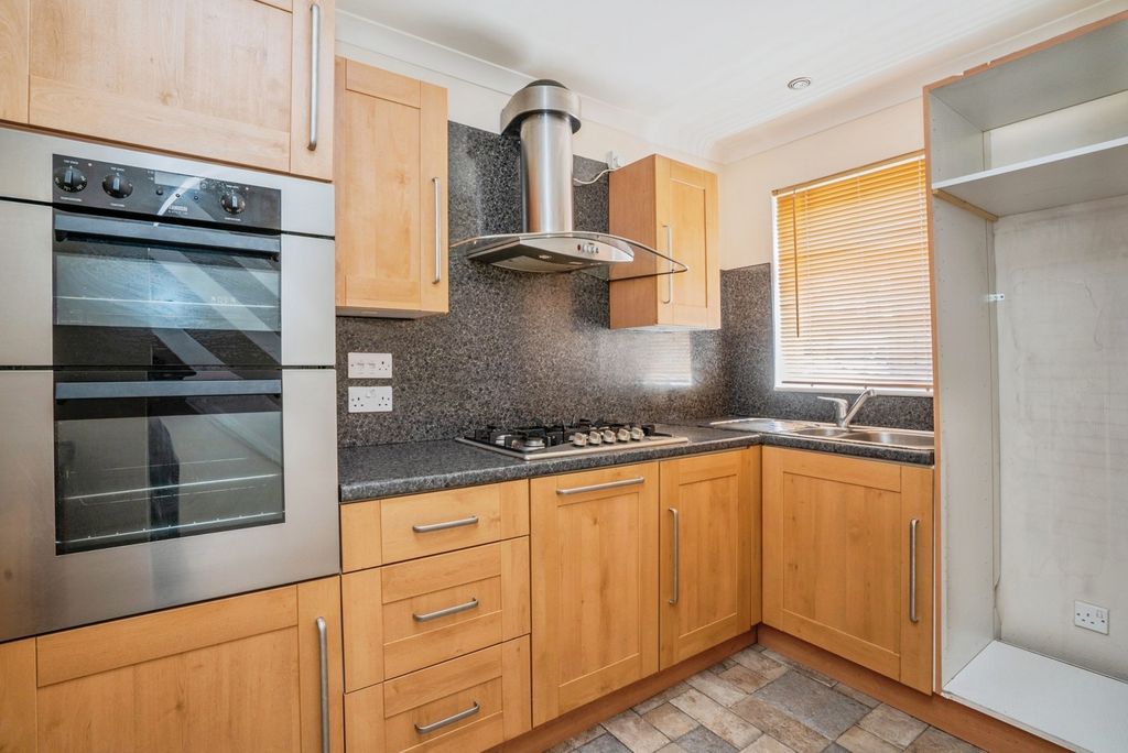 Property photo 3 of 12 Pbox-Img.Jpg