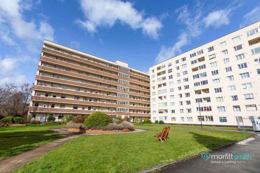 Property photo 3 of 18