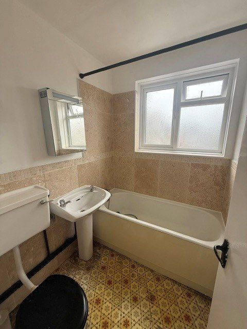 Property photo 3 of 4 4