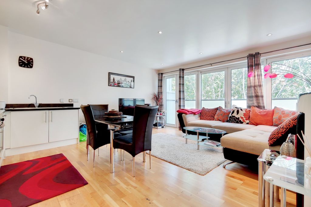 Property photo 1 of 8