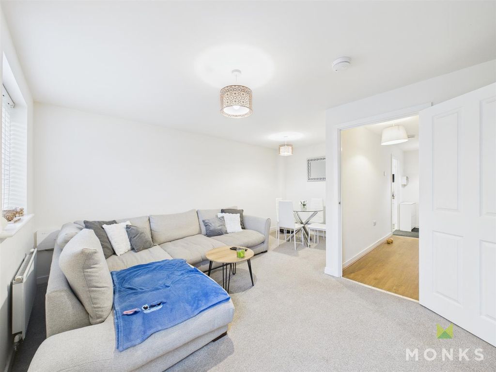 Property photo 3 of 12 Cam05160G0-Pr0064-Still008.Jpg