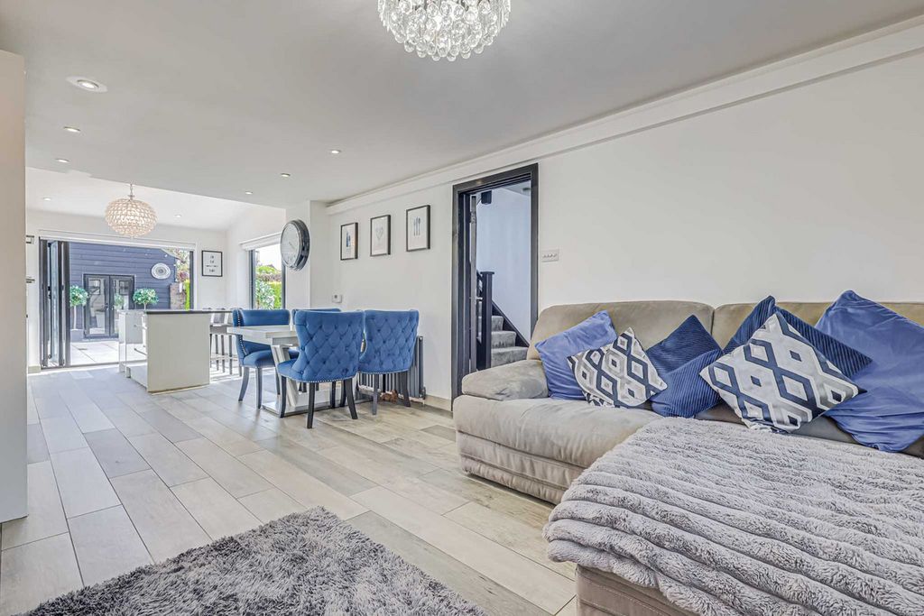 Property photo 3 of 30