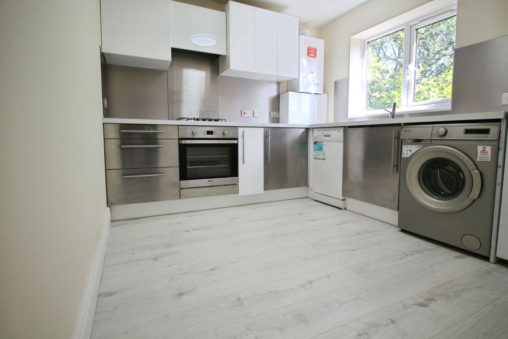 Property photo 2 of 10 Picture No. 04