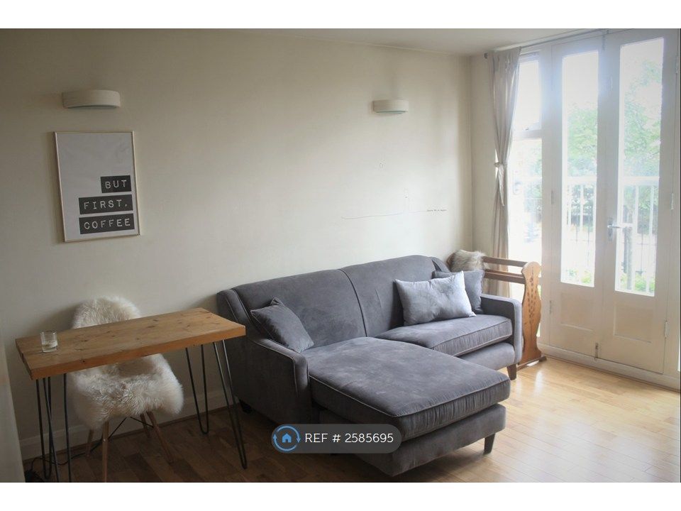 Property photo 2 of 12 Sofa Area