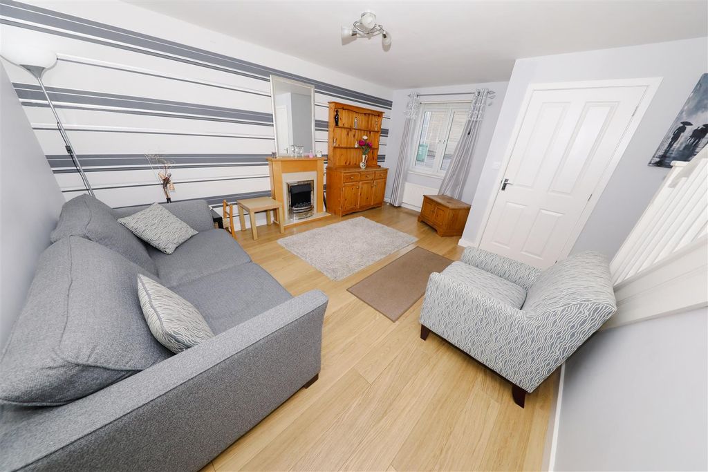 Property photo 2 of 16 B