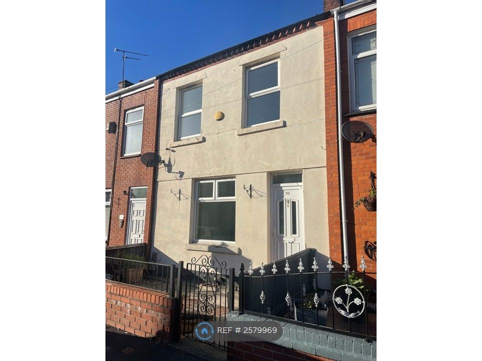 Property photo 1 of 17 3 Bed Terrace House